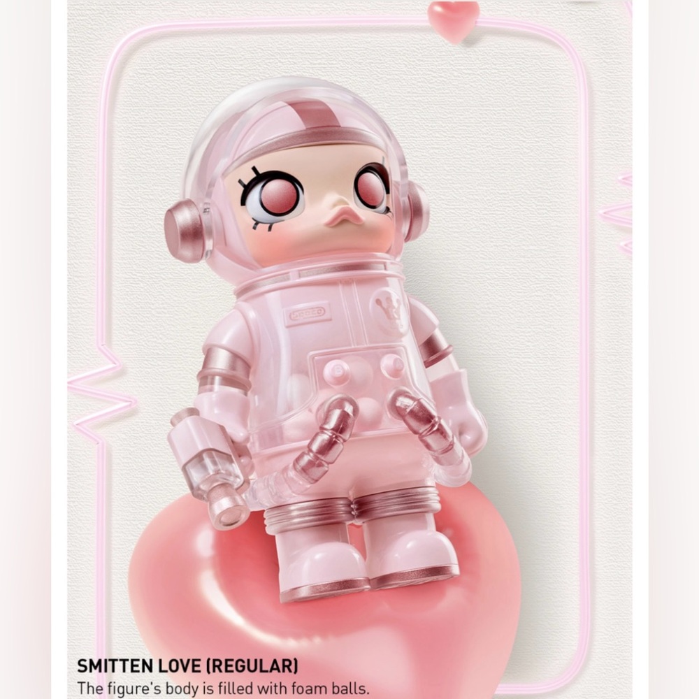 Mega Space Molly Series 4 Figure - Smitten Love